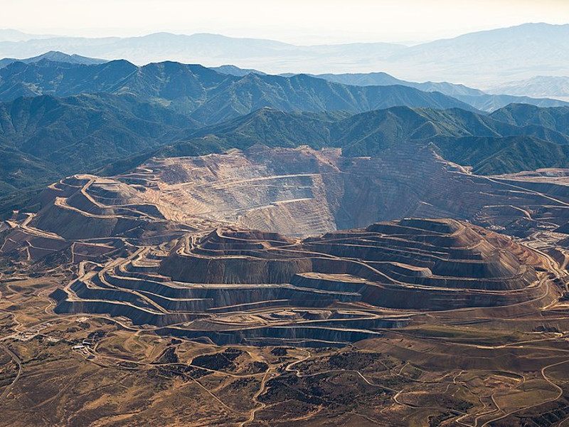 https://www.mining-technology.com/wp-content/uploads/sites/19/2020/02/Image-1-Bingham-Canyon-Copper-Mine.jpg