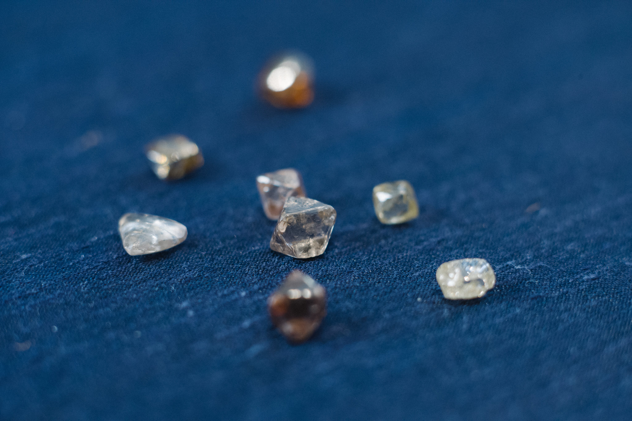 De Beers CEO sees stable natural diamond supply, decent industry growth