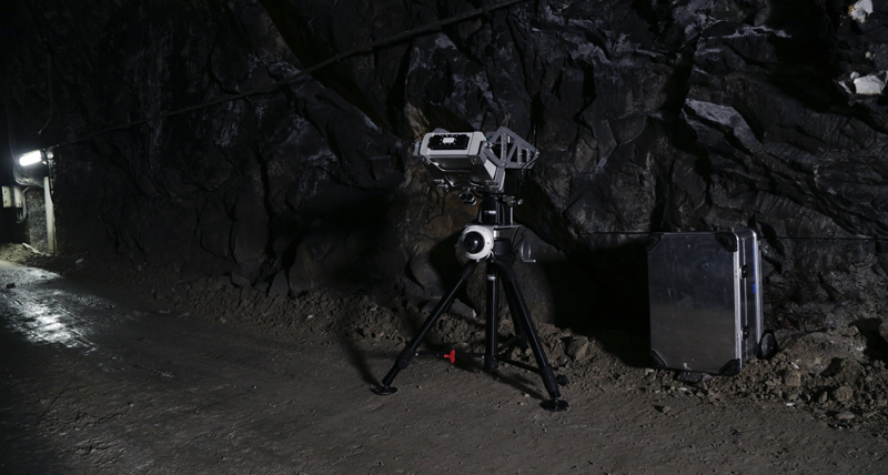HYDRA-U monitors surface deformations and ground fall hazards in real-time.